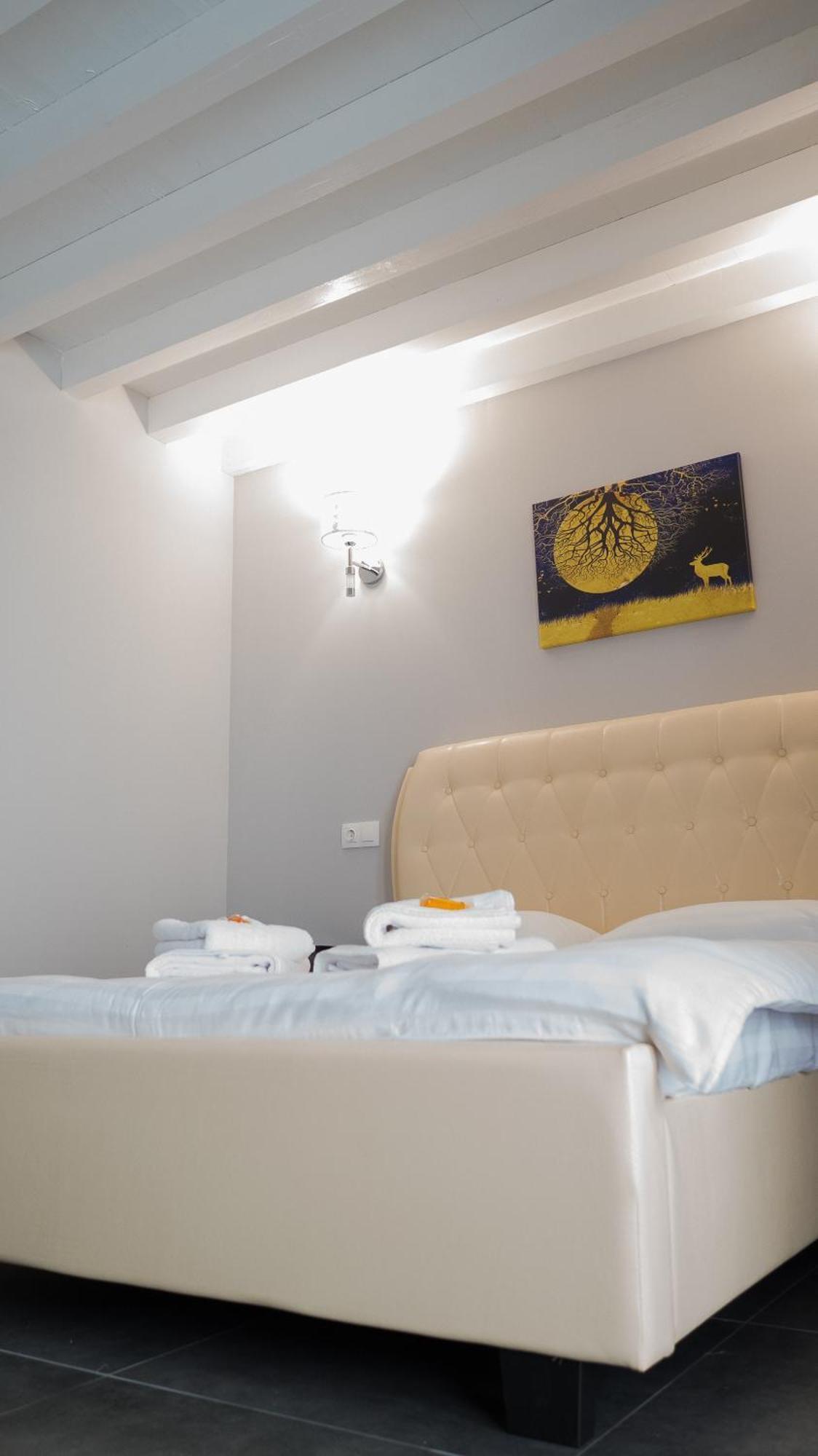 Villa Wild Rooms Jiet Cameră foto